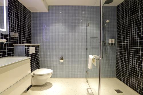 Standard Double Room image 4