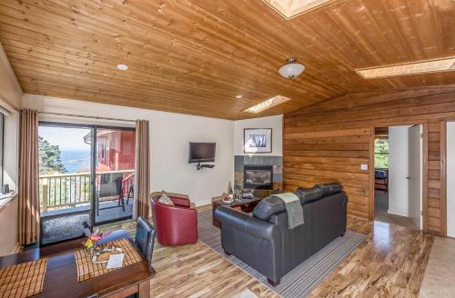 COTTAGES AT LITTLE RIVER COVE - BED AND BREAKFAST in Little River (CA)