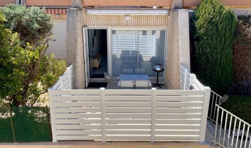 One-Bedroom Apartment with Terrace