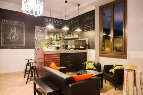 Pub/Lounge, Hotel Panorama near Akadémiai Képtár