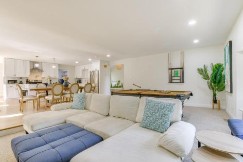 7 Mi to Dtwn Durham Home with Hot Tub and Game Room!