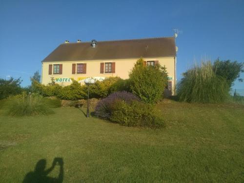 Logis hotel Les Confins du perche - Nocé