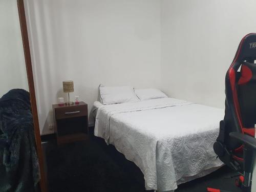 One-Bedroom Apartment image 4