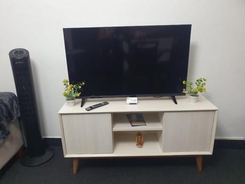 One-Bedroom Apartment image 3