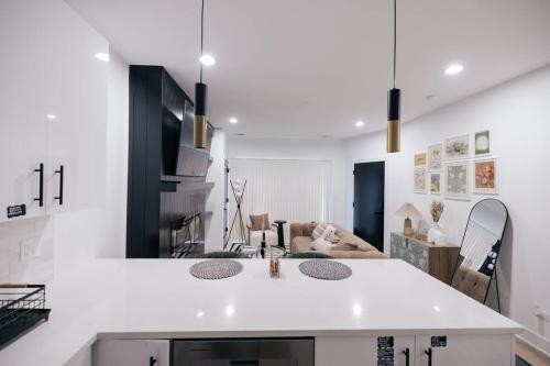 Parisian Retreat 6min to Main Quandrangle U of C in Woodlawn