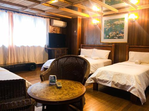 room detail thumbnail 0