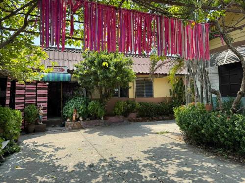 OYO 75483 PP Resort Suwintawong - image 6