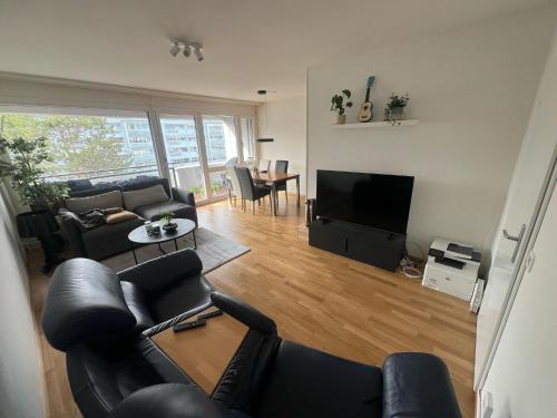 Möbelierte Wohnung mit Balkon zwischen Bahnhof und St Jakob, Basilea (foto 2)
