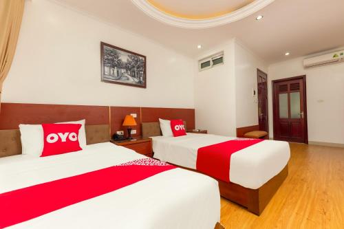 Superior Twin Room image 6