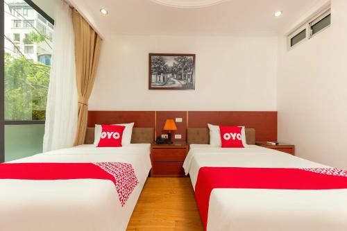 Superior Twin Room image 5
