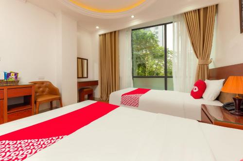 Superior Twin Room image 3