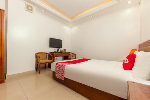 Standard Double Room image 4