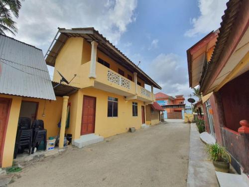 ogród, BAYU BEACH CHALET PCB in Pantai Cahaya Bulan (PCB)