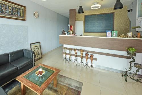 Lobby, Hotel O M Three Hotel in Seri Manjung