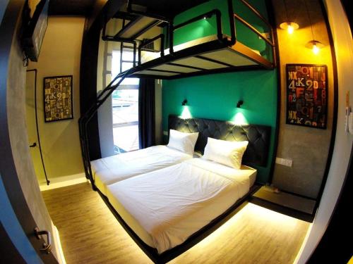 บริการและสิ่งอำนวยความสะดวก, โอโย 90899 ทูบ โฮเทล มะละกา (OYO 90899 Tube Hotel Melaka) near พิพิธภัณฑ์เรือดำน้ำ