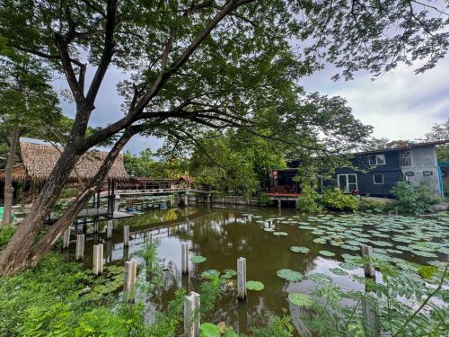 Pintu masuk, Suree Garden Resort & Karaoke in Kamphaeng Saen