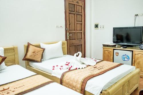 OYO 1143 Thu Giang Hotel - Tap to explore photos