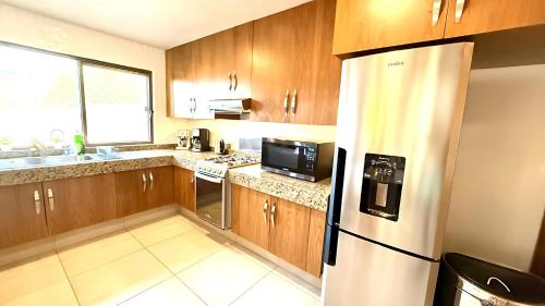 Modern 3-Bedroom Retreat in Ajijic - San Antonio- Walk to Everything Modern 3-Bedroom Retreat in Ajijic - San Antonio- Walk to Everything