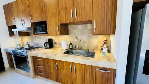 Modern 3-Bedroom Retreat in Ajijic - San Antonio- Walk to Everything Modern 3-Bedroom Retreat in Ajijic - San Antonio- Walk to Everything