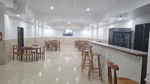 Ресторан, Day And Night Hotel Belmopan in Белмопан