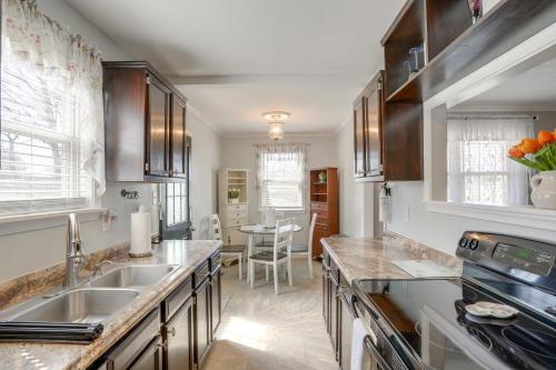 5 Mi to Dtwn Fredericksburg: Family Gem w/ Yard in Falmouth (VA)