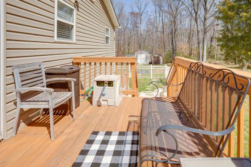 5 Mi to Dtwn Fredericksburg: Family Gem w/ Yard in Falmouth (VA)
