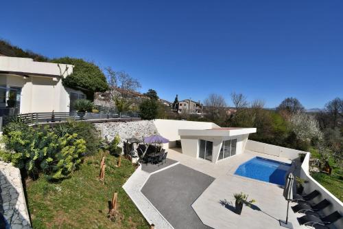 Apartments Lux with pool - Location saisonnière - Matulji