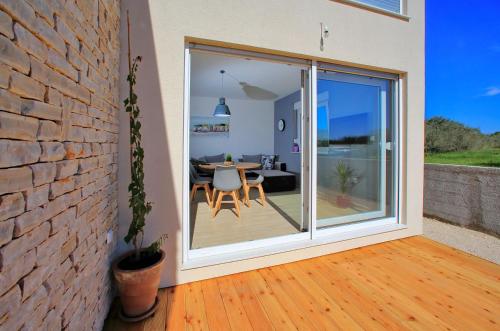 One-Bedroom Apartment image 10