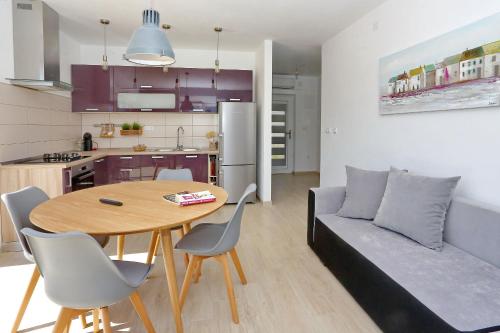 One-Bedroom Apartment image 7