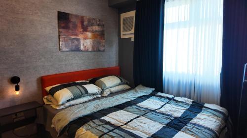Studio near SM Megamall 400MBPS Netflix Disney HBO, Manila