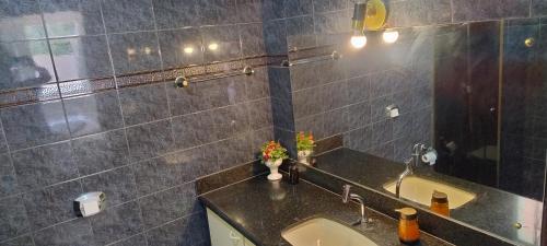 Casa com garagem wi-fi e área de lazer com piscina