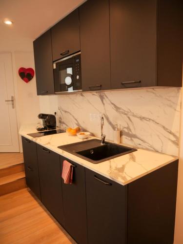 Love Room - Luxe et Romance in บูร์ก-ออง-เบรส