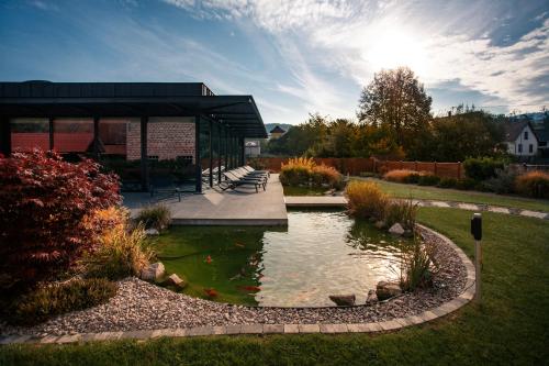 Gyógyfürdő, L'auberge Du Cheval Blanc et Spa in Lembach