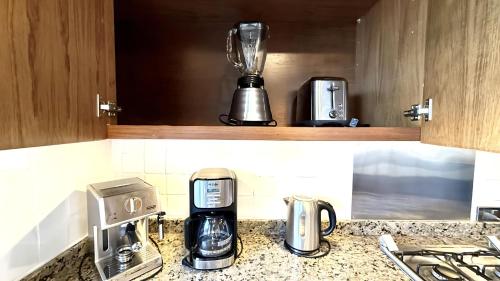 Beautifully Renovated 2 Bedroom Great Location Beautifully Renovated 2 Bedroom Great Location