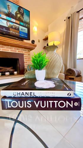 Beautifully Renovated 2 Bedroom Great Location Beautifully Renovated 2 Bedroom Great Location