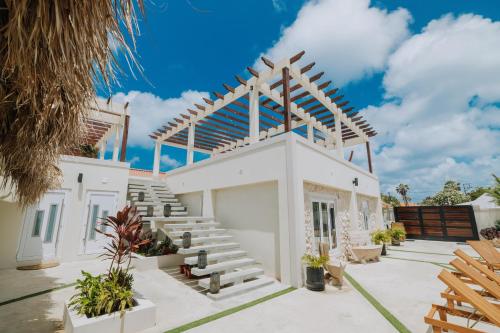 Eva Oceanfront Spa Resort Rooftop &pool By Lucha in Savaneta