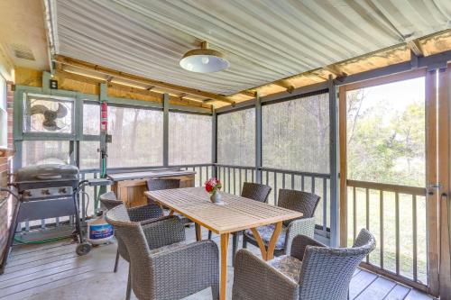 . 6 Mi to Ellen Trout Zoo: Family Home w/ Yard!