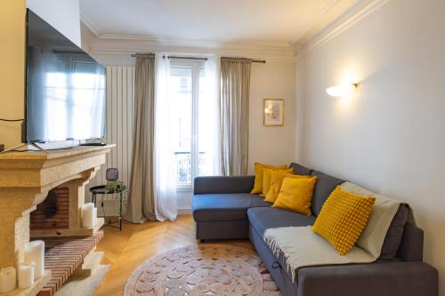 One-Bedroom Apartment image 9