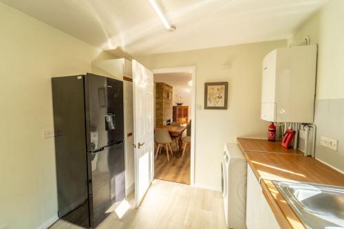 Bumble Bee Bungalow Serviced Accommodation in Newland