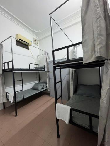 Camera condivisa, dormitorio misto
