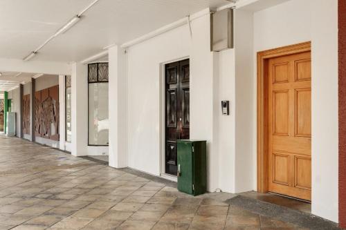 NEW - Middle of CBD Fresh 1BR Apt!