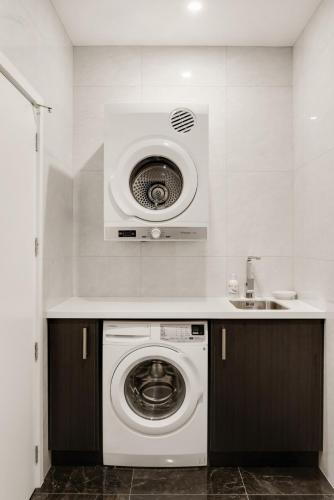 NEW - 2BRD CBD Apartment