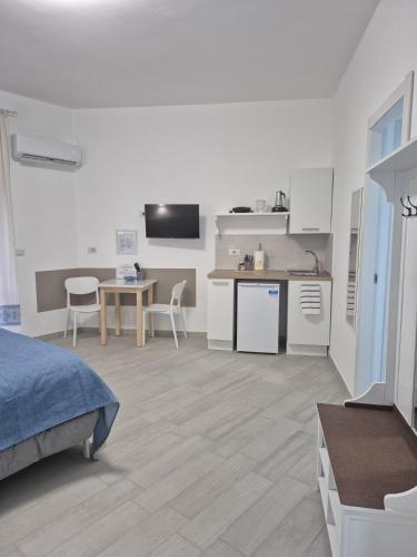 Facilities, Beach Rooms 2 Self Check-in in Pivarada