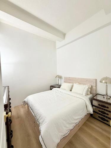 GREAT APT 2 BED ROOM GREAT LOCATION nye, New York (photo 8)