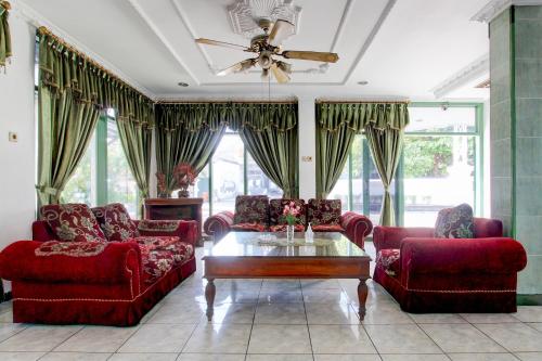 ล็อบบี้, Hotel O Gurita near โบสถ์พระแม่มารีย์เรจินา