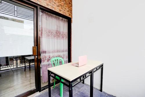 Lobby, Hotel O MUMU HOMESTAYNearCarnival Park Surabaya in Rungkut