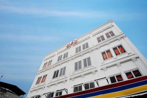 Entrance, Hotel O Bakti Homestay in Medan Area