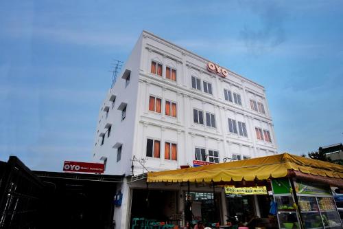 Entrance, Hotel O Bakti Homestay in Medan Area
