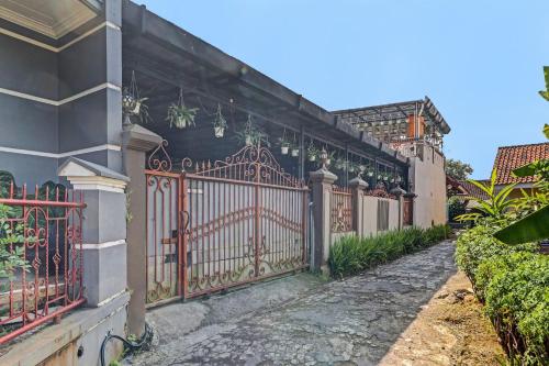 Pintu masuk, OYO Life 91480 Putridapisa Syariah in Sumedang