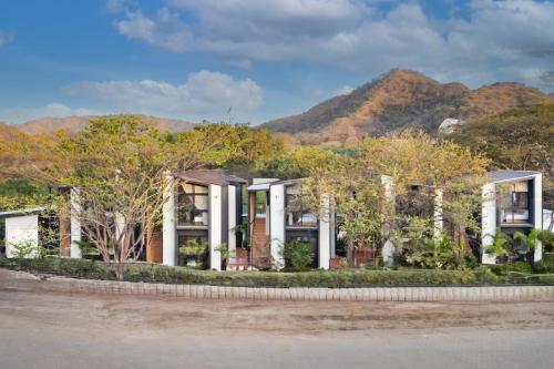 The Bungalows #9 - Boutique Hotel in Flamingo Beach - Ground Level Studio in 普拉亞弗萊明戈